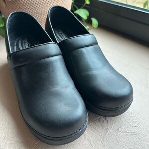 Easy Street Matte Black Comfort Clogs Nursing Shoes Work Mules Size 9.5